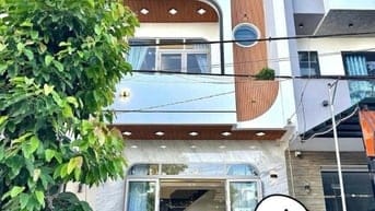 Bán Nhà Mặt Tiền Vạn Hạnh, Quận 10 Kinh Doanh Tốt, Giá Cực Tốt!