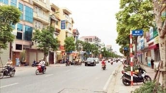 Nhà Thanh Nhàn  ngõ thông ô tô tránh , DT 80m2-4 tầng giá chỉ 22,x tỷ 