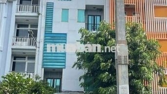 TÒA NHÀ MT PHAN XÍCH LONG - 8x15 - HẦM 5 TẦNG ( THANG MÁY )