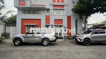 Cho thuê nhà 3pn 3wc căn góc gần đại học Bình Dương