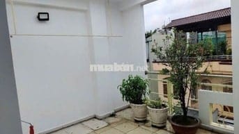 NGUYÊN CĂN QUẬN 3 FULL NỘI THẤT NGANG 6M - CÓ SÂN
