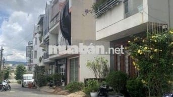 Nhà Phố Hẻm Xe Hơi (>6m), Phan Chu Trinh, Đà Lạt - sổ hồng - 5,8ty