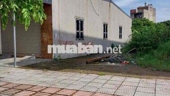 nhà cấp 4 mặt tiền đường máng nước