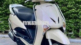 Honda Lead màu vàng be chính chủ sử dụng !