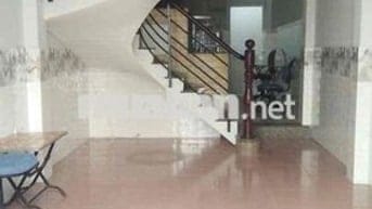 🔥🔥Nhà thuê 4PN, sẵn 2 máy lạnh, cách chợ ông Tạ 20m, CMT8, Tân Bình.