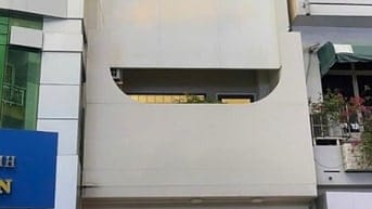 HẺM XE TĂNG 306/2 NGUYỄN THỊ MINH KHAI -NHÀ ĐẸP 3 LẦU - 35 TRIỆU 