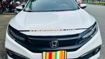 Honda Civic 2019 G màu trắng chính chủ