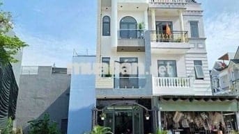 Nhà mặt tiền kinh doanh sổ hồng hoàn công trang bị thang máy