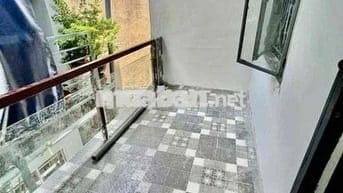🏠 Nhà cho thuê Gần chợ Ba Đình p10 q8  hẻm 3 gác 👉 Nhà mới sơn sửa, sạ