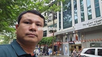 231 t.ỷ - 531m2 Mặt phố ngã 4. Vỉa hè Kinh doanh sầm uất