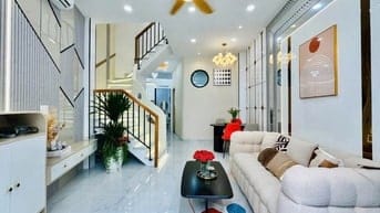 CHỈ 4.6 TỶ SỞ HỮU NHÀ PHÚ NHUẬN NGAY THÍCH QUẢNG ĐỨC SHR CHÍNH CHỦ