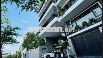 Tôi cần bán nhà mặt phố Nghi Tàm 7tầng thang máy full nội thất