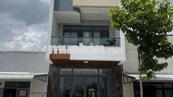 BÁN NHÀ MỚI ĐƯỜNG A4 kdc PHÚ AN 1 trệt 2 lầu giá 5 tỷ 200 triệu