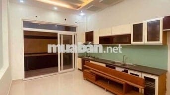 Vòng xoáy Lê Đại Hành 8 phòng 6WC giá 27 triệu