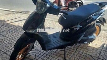 Liberty One 125 iget màu đen 2019