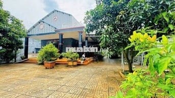 Nhà đất vườn 2.715m2,3PN đối diện KCN Đất Đỏ,gần biển,chợ, trường học