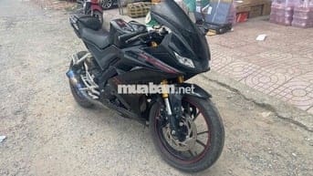 r15 xe đep nhiều đồ chơi như hình