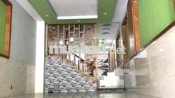NHÀ CHO THUÊ 3 LẦU CÓ: 6PN NẰM BÊN TRƯỜNG HỌC ĐÔNG HOÀ - DĨ AN
