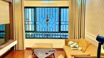 Bán căn góc Võng Thị, 14 tỷ, DT 50m, 5 tầng, gần hồ, ngõ nông