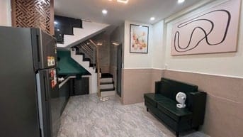 Cho thuê nhà Hẻm tại 100/...Trần Hưng Đạo Q.1, Dt: (1 trệt 2 lầu), 2PN