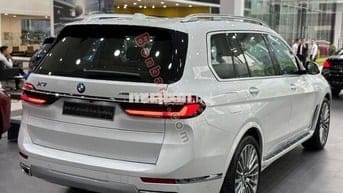 BMWX7 xDrive40i