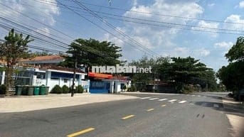 Chính chủ bán đất 300m2 (100TC) sát ủy ban , đường thông . SHR