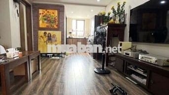 Bán tập thể Bưu điện Nguyễn Văn Cừ – 70m– 3 ngủ–thoáng. Giá hơn 4 tỷ