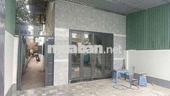 Nhà cấp 4 +5phòng trọ , gần chợ xóm nghèo dĩ an .Thu nhập 9tr/th.