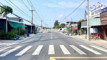 chính chủ đất mặt tiền giá 1ty350 shr full thổ cư