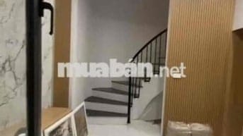 Nhà đẹp full nội thất, ngõ rộng có sân để xe, 22m x 5tầng. Nhỉnh 5 tỷ.