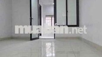 Bán nhà tập thể phố Lò Đúc nhà đẹp 2 thoáng ở ngay 70m tầng 3 giá nhỉn