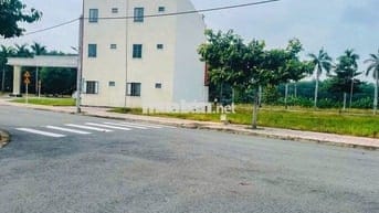 Cần bán 1 lô đất 3 mặt tiền View công viên