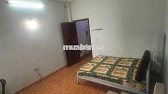 Phòng trọ 18m2, đường Bùi Văn Ngữ, Q12