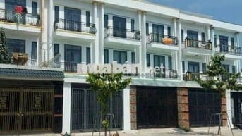 Cho thuê nhà 2 lầu 4PN full nội thất 13tr phường uyên hưng tân uyên