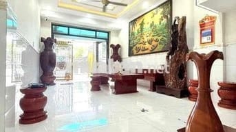 Cho  thuê nhà 2 lầu nguyên căn có: 4pn sau Big C - Đông Hoà - Dĩ An