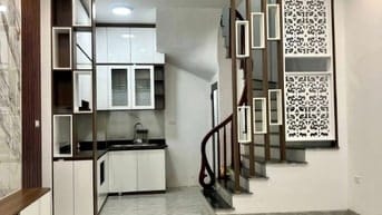 VIỆT HƯNG NHÀ 5 TẦNG - 3 PHÒNG NGỦ - ĐẸP LUNG LINH - HƠN 5 TỶ