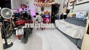 Nhà ngay Hòa Bình -DT:4x9- Đức 2 tầng- hẻm 6m - Chỉ 4.xtỷ