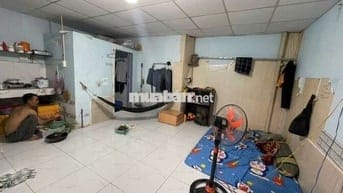 Nhà cấp bốn:5x4 mặt tiền hẻm 972, huỳnh tấn phát,Q7