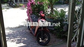 Cần thanh lý xe sh này ai cần lh: ***