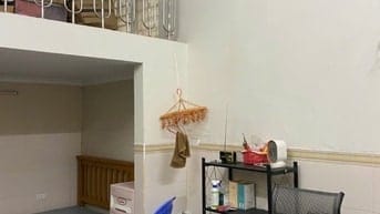 Cho thuê nhà mặt ngõ Hội Vũ, DT 32m2 + lửng, khu trung tâm phố cổ