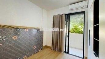 Cho thuê căn hộ 1 phòng ngủ mới keng ngay trung tâm thành phố
