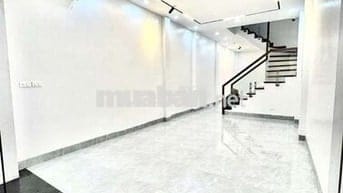 Nhà vip Trung tâm cầu giấy vừa ở vừa kinh doanh, ô tô vào nhà