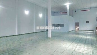 Kho xưởng cho thuê diện tích 10 x 35 mặt tiền đường nhựa 12m thông
