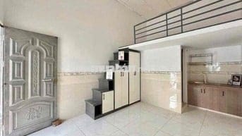 Cho thuê CHDV mới 100% - Ban công - gác cao - máy lạnh - Gần Đầm Sen