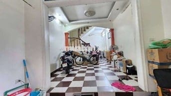 (Giá Hot )Bán nhà Hoàng Mai - Sổ đỏ chính chủ - 40m2 - 4.75₫