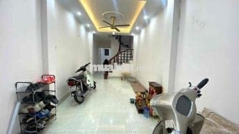 Nhà đẹp Khương Đình! 2 mặt thoáng, 40m ra mặt phố. 47mx4T. Chỉ 8,9 tỷ