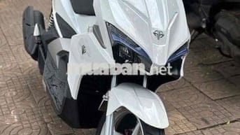 Air Blade trắng, tay ga