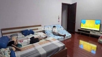 NHÀ SẠCH SẼ SẴN NỘI THẤT VÀO Ở NGAY. SÂN ĐẬU OTO THOẢI MÁI