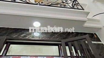 Bán căn hộ khu Việt Hưng - 30m2 -5 tầng- full nội thất cao cấp. 5 tỷ9