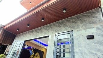 Nhà  ngang 5m đúc 1 lầu  nhà mới vào ở liền 